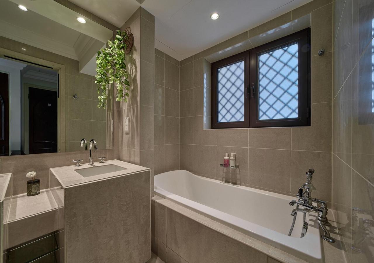 Burj Khalifa Partial View Peak Living Luxury 2Br Souk Al-Bahar Beside Dubai Mall-Golden Homes Exterior photo